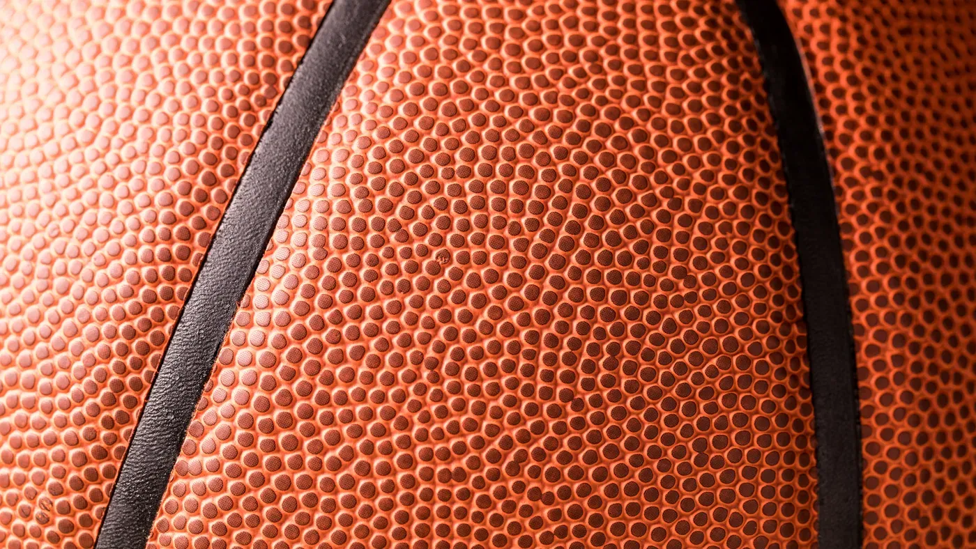 Närbild på en basketboll